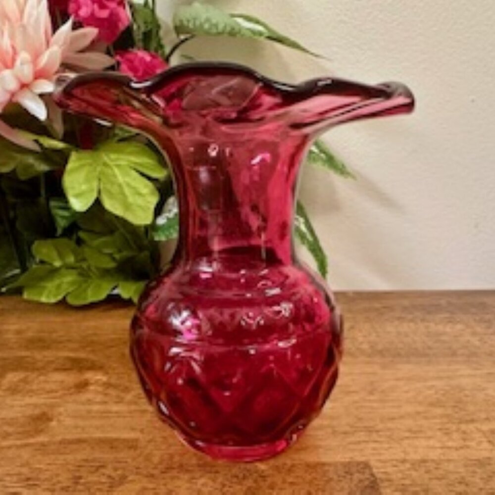 Vintage Cranberry Glass Ruffled Vase Diamond Heart Motif Elegant‎ Red Art Glass